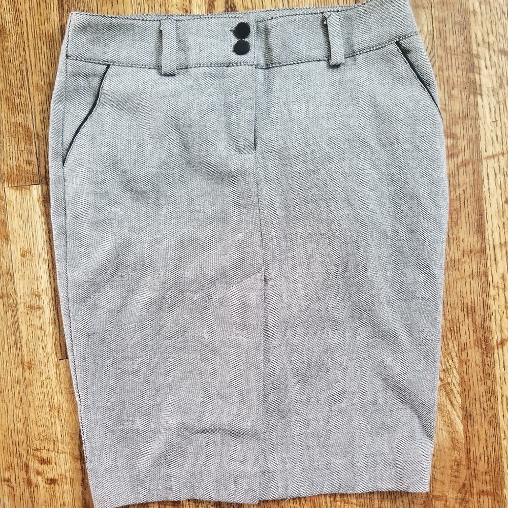 Bebe Skirt